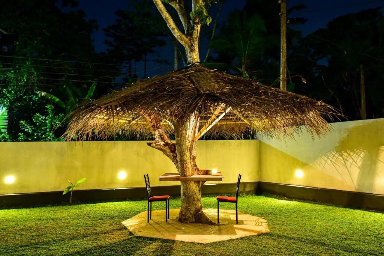 The Senu Grand Villa Hikkaduwa Buitenkant foto